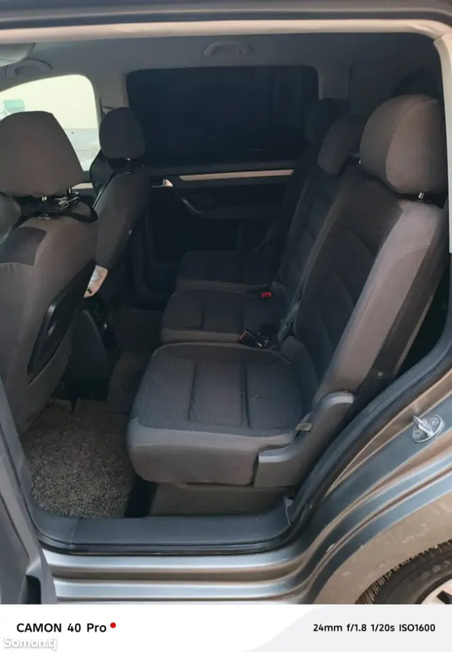 Volkswagen Touran 2007 · 1.9 AT