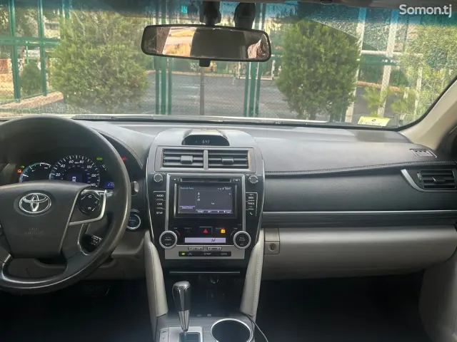 Toyota Camry 2014 · 2.5 AT