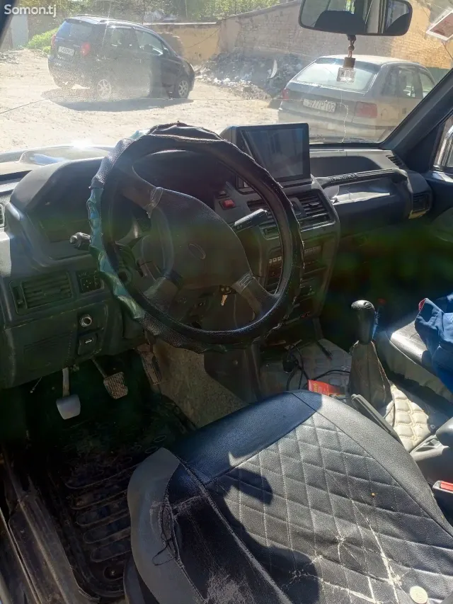 Mitsubishi Pajero 1994 · 2.9 MT