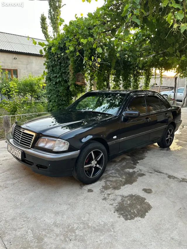 Mercedes-Benz C class 1999 · 1.8 MT
