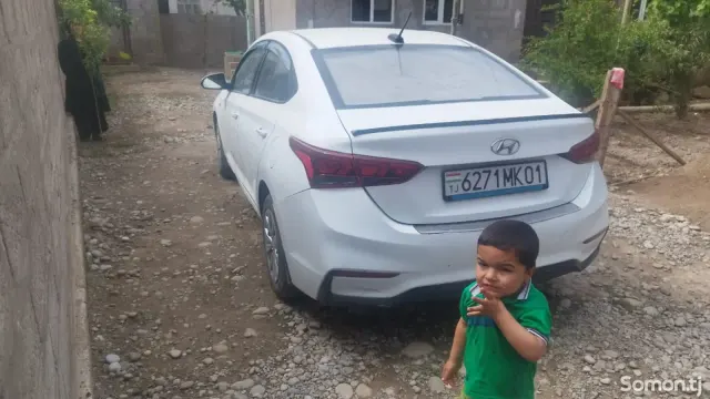 Hyundai Solaris 2018 · 1.4 MT