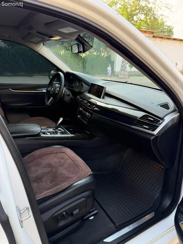 BMW X5 2016 · 3.0 AT