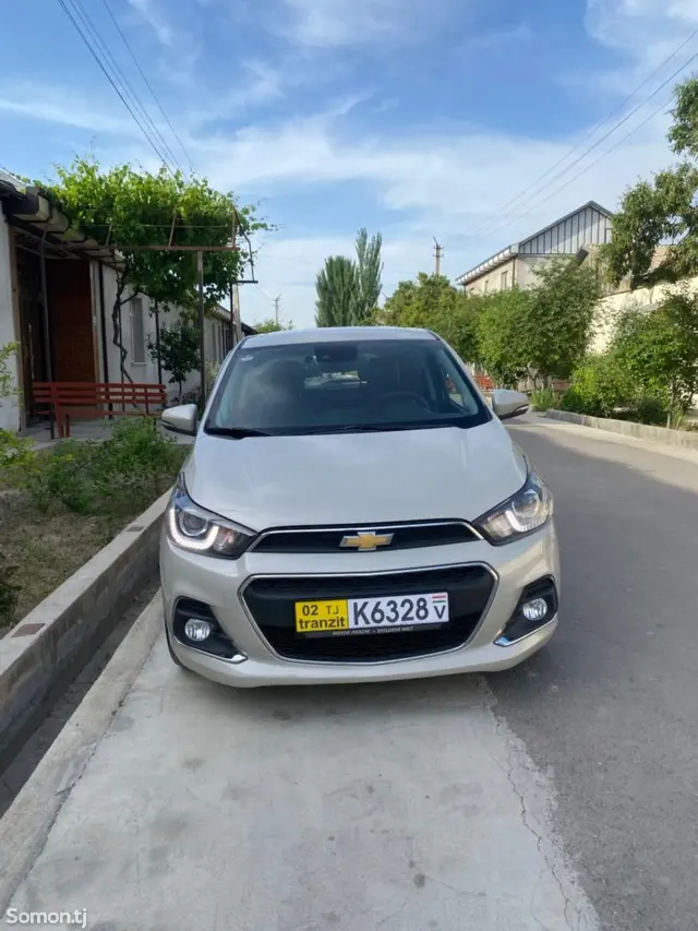 Chevrolet Spark 2015 · 1.0 AT