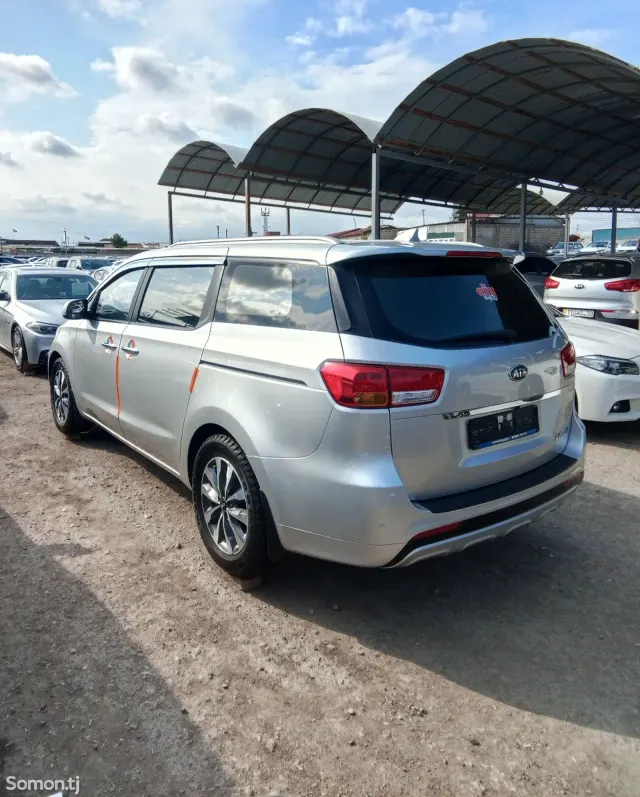 Kia Carnival 2014 · 2.2 AT