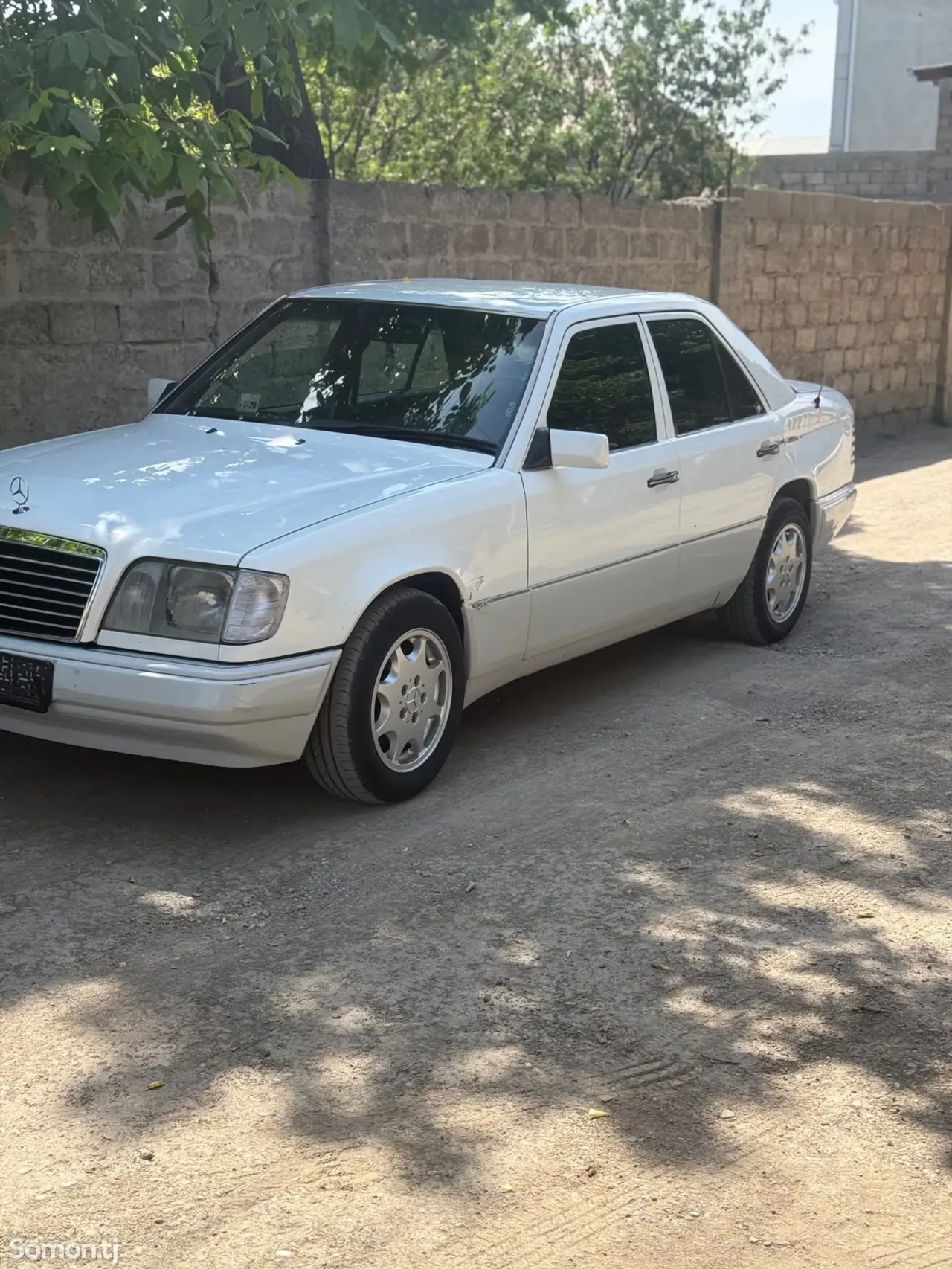Mercedes-Benz W124 1994 · 2.0 MT