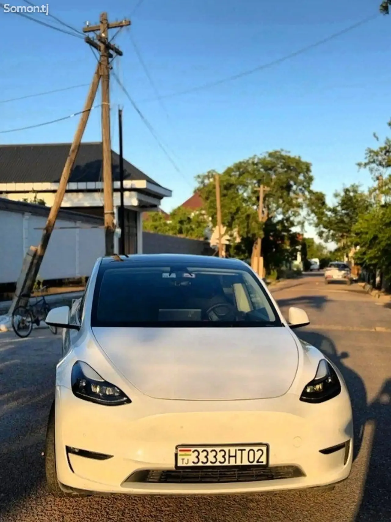 Tesla Model Y 2021 · AT