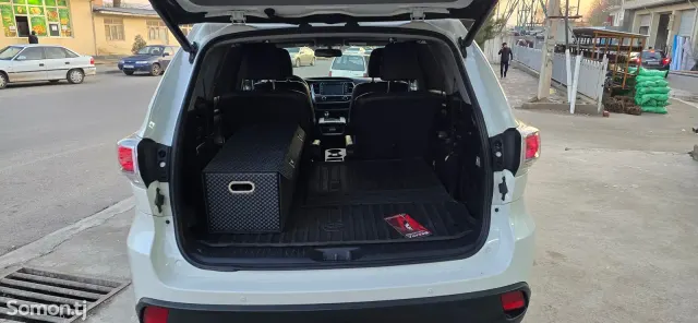 Toyota Highlander 2016 · 3.5 AT