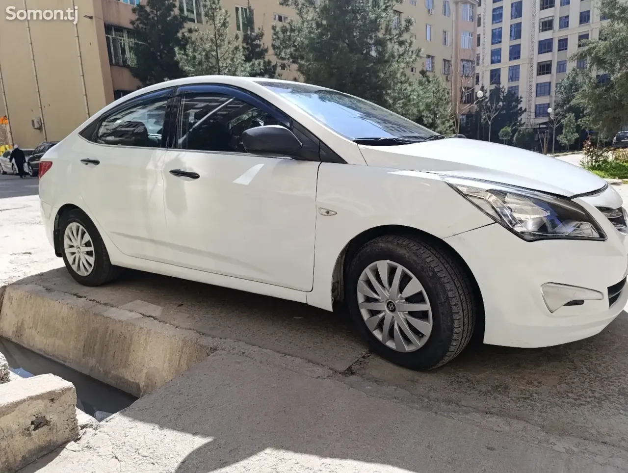 Hyundai Solaris 2015 · 1.4 MT