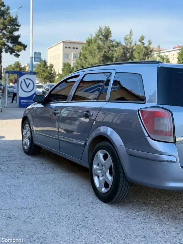 Opel Astra H 2008 · 1.8 MT
