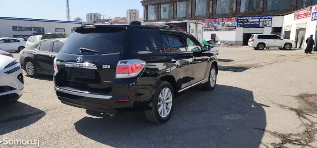 Toyota Highlander 2011 · 4.5 AT