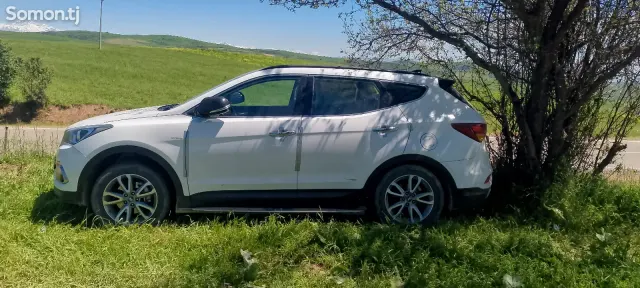 Hyundai Santa Fe 2015 · 2.0 AT