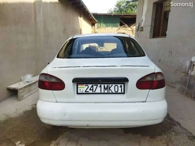 Daewoo Lanos 1998 · 1.6 MT
