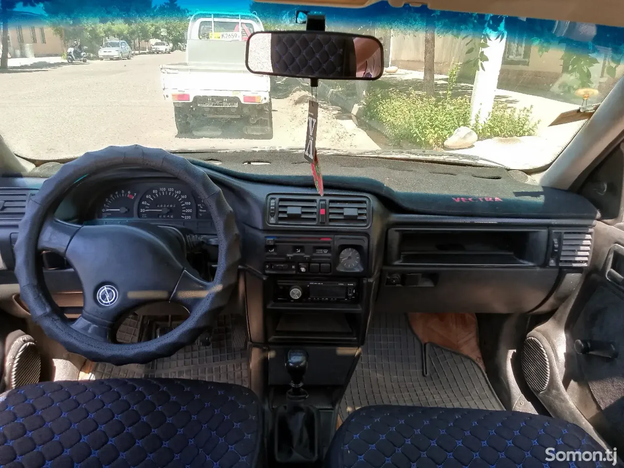 Opel Vectra A 1990 · 1.6 MT