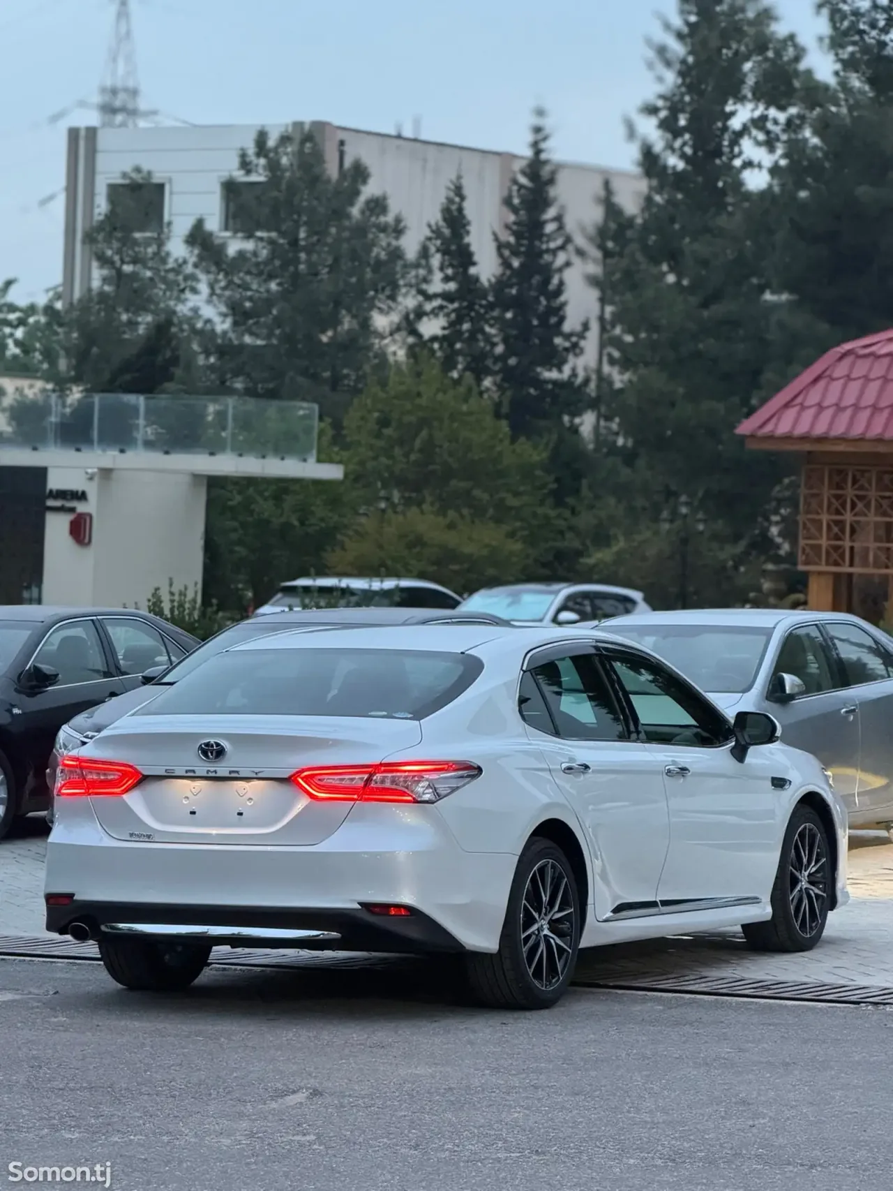 Toyota Camry 2018 · 2.5 AT