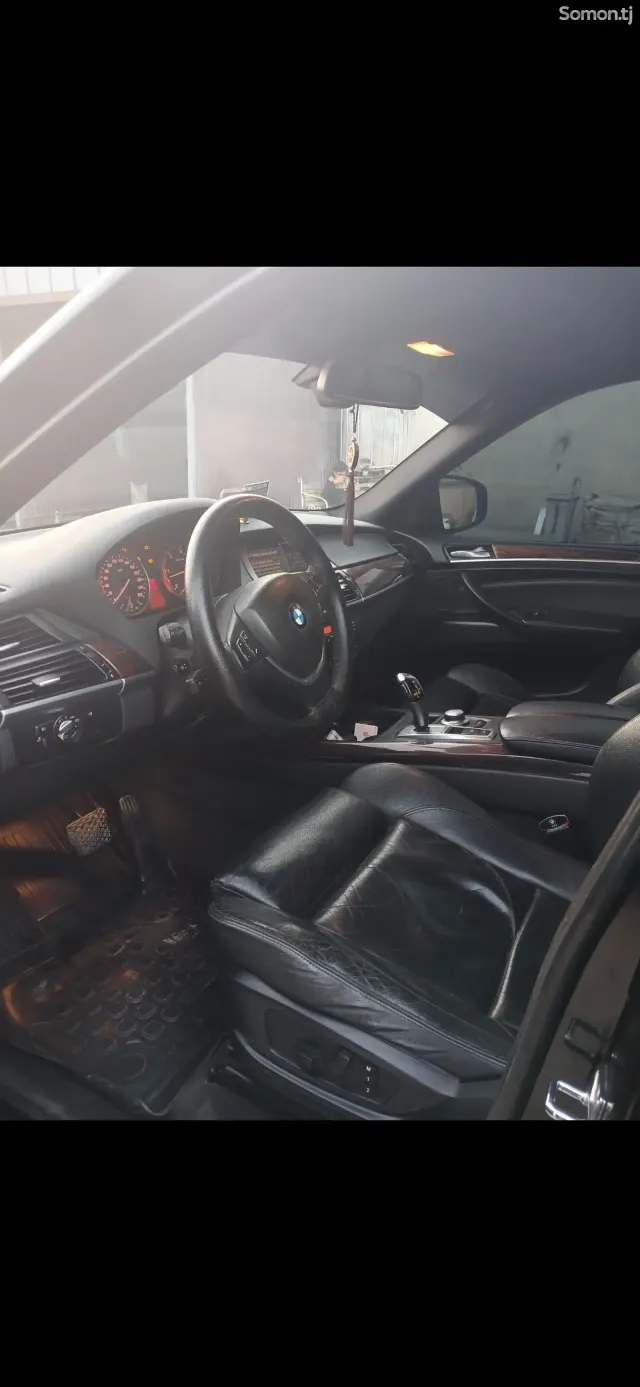 BMW X5 M 2010 · 3.0 AT