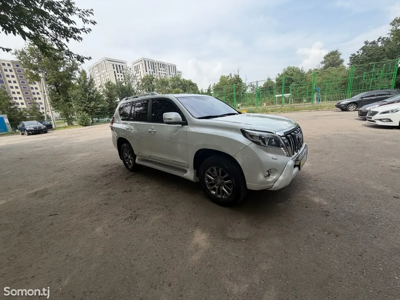 Toyota Land Cruiser Prado 2014 · 4.0 AT