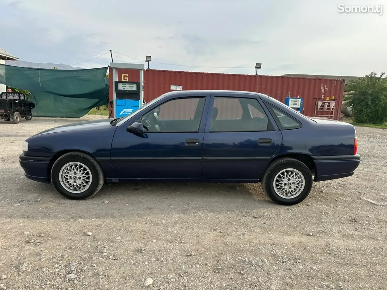 Opel Vectra B 1993 · 1.6 MT