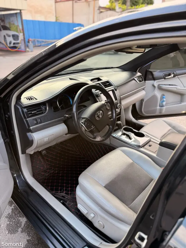 Toyota Camry 2012 · 2.5 CVT
