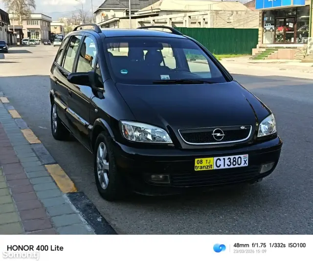 Opel Zafira 2004 · 2.2 AT