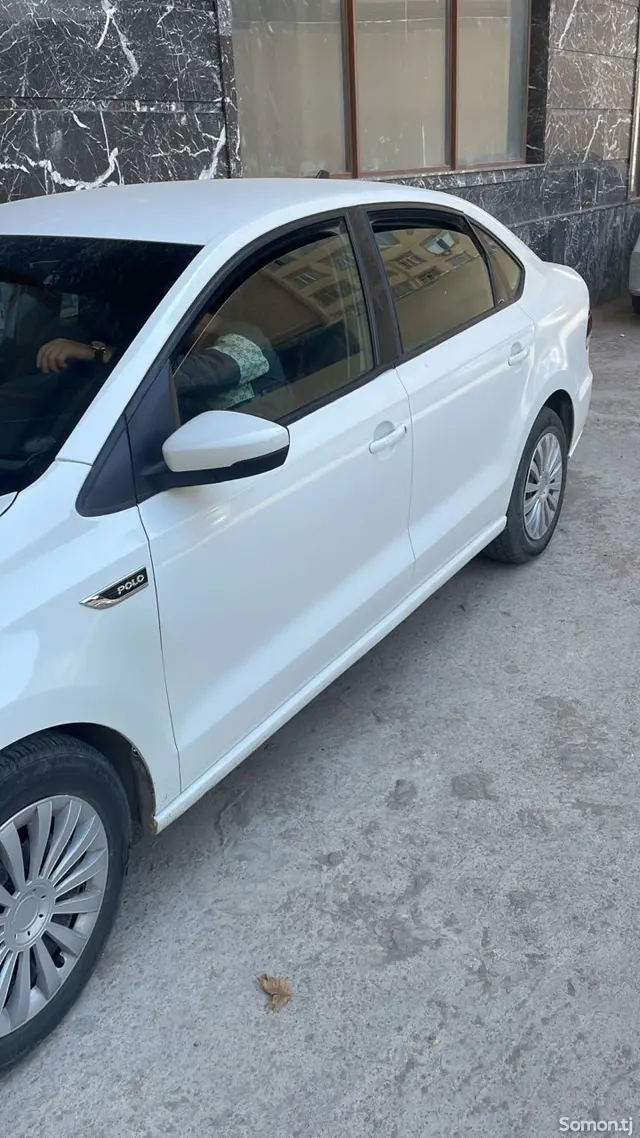 Volkswagen Polo 2018 · 1.6 AT
