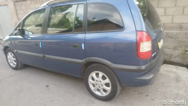 Opel Zafira 2002 · 2.2 AT