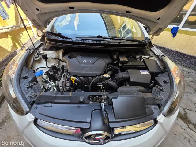 Hyundai Avante 2013 · 1.6 AT