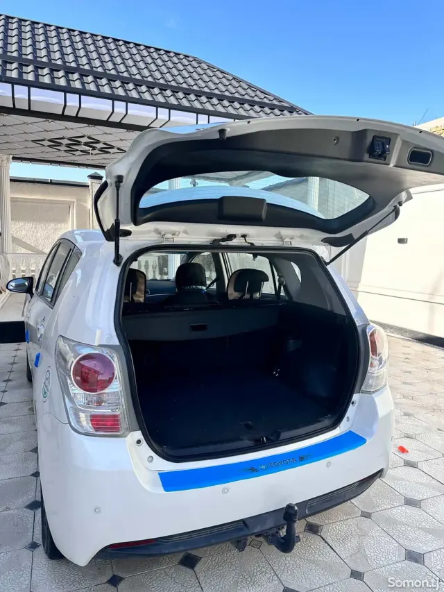 Toyota Verso 2015 · 1.8 MT