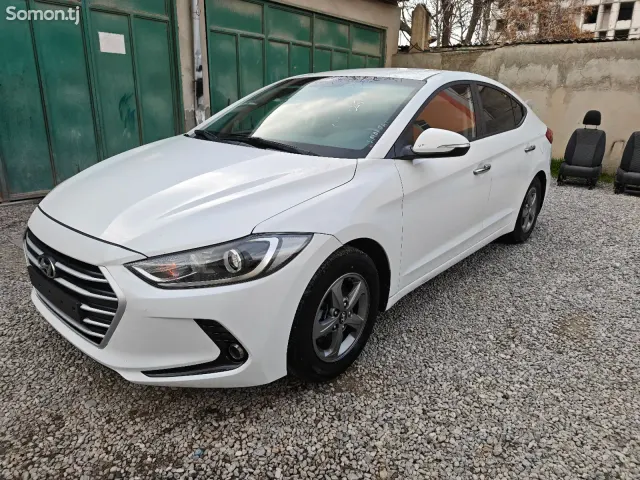 Hyundai Avante 2016 · 1.6 AT
