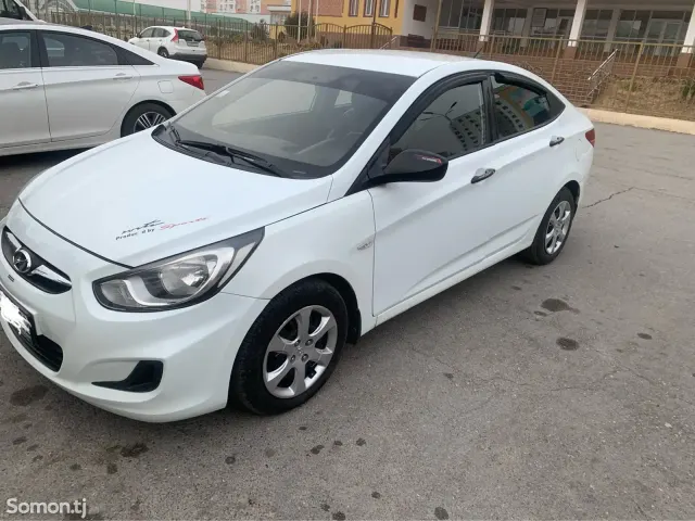 Hyundai Solaris 2014 · 1.4 AT