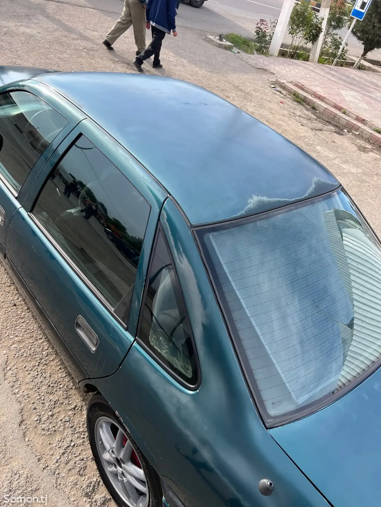 Opel Vectra A 1994 · 1.6 MT