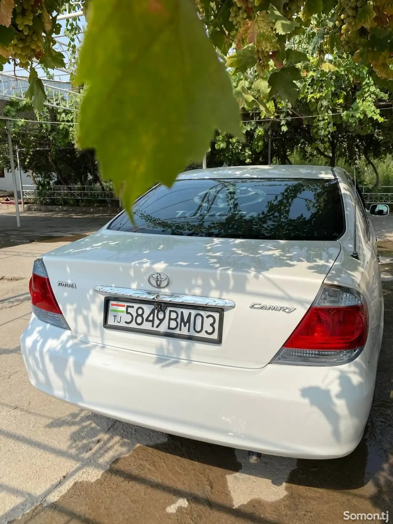 Toyota Camry 2004 · 2.4 AT