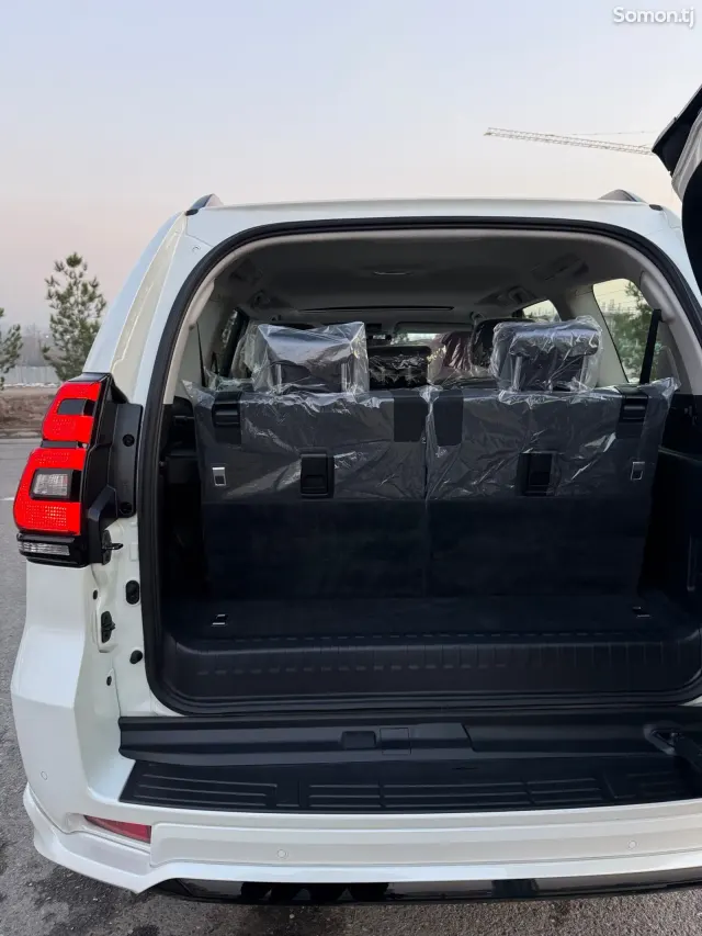 Toyota Land Cruiser Prado 2023 · 4.0 AT