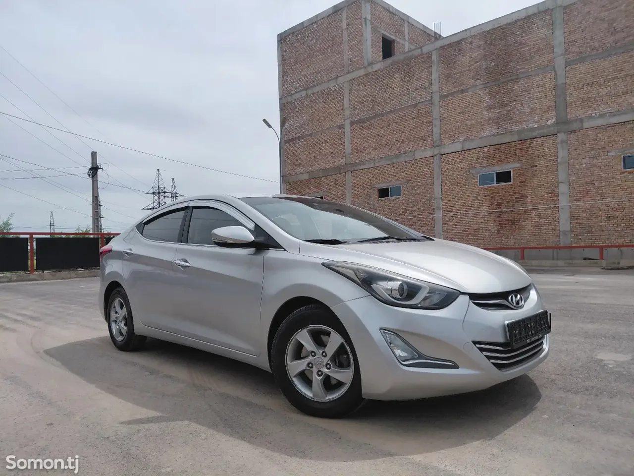 Hyundai Avante 2014 · 1.6 AT