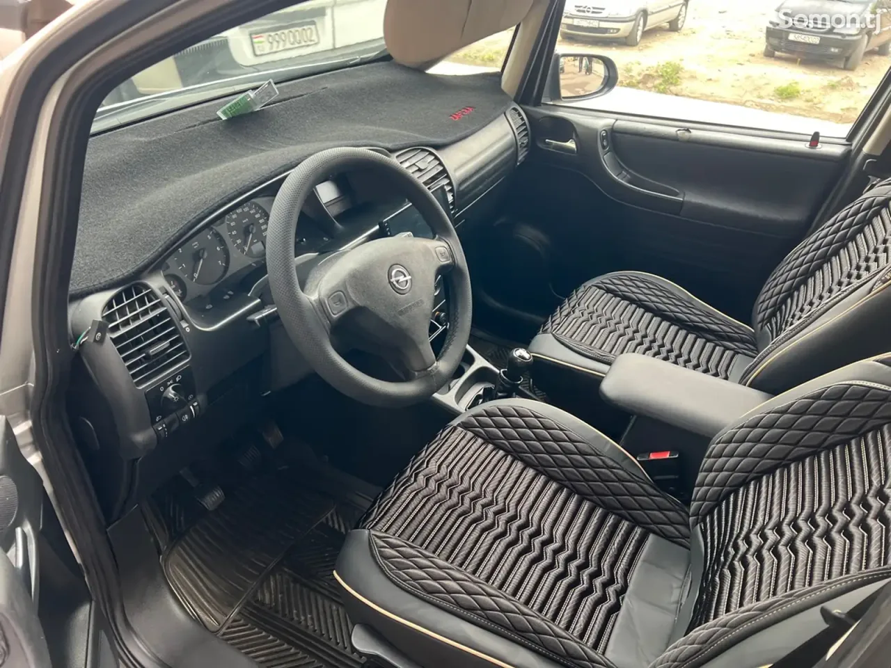 Opel Zafira 2002 · 1.7 MT