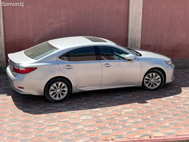 Lexus ES series 2014 · 3.0 AT