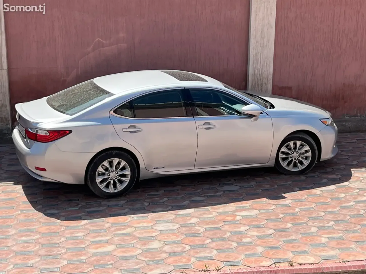 Lexus ES series 2014 · 3.0 AT