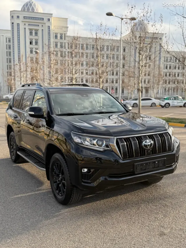 Toyota Land Cruiser Prado 2022 · 3.0 AT