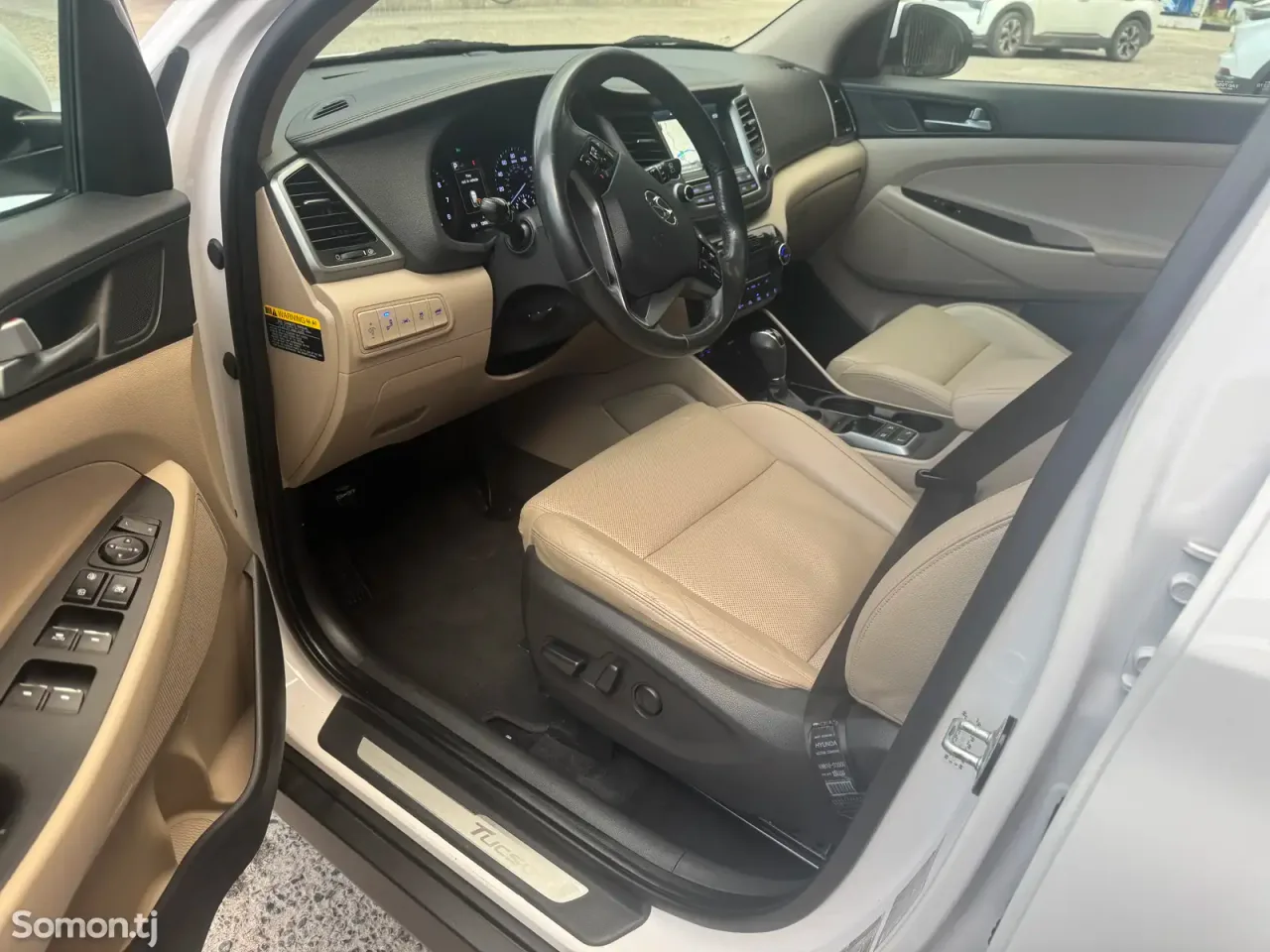 Hyundai Tucson 2016 · 1.6 AT