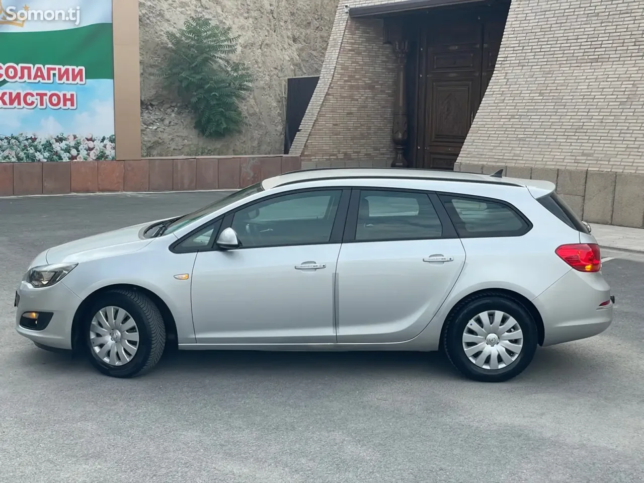 Opel Astra J 2014 · 1.7 MT