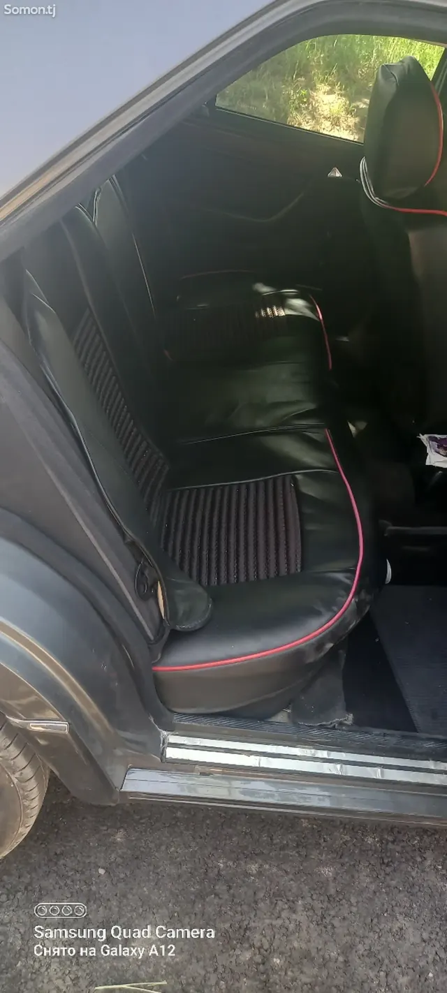 Mercedes-Benz E class 1990 · 2.5 MT