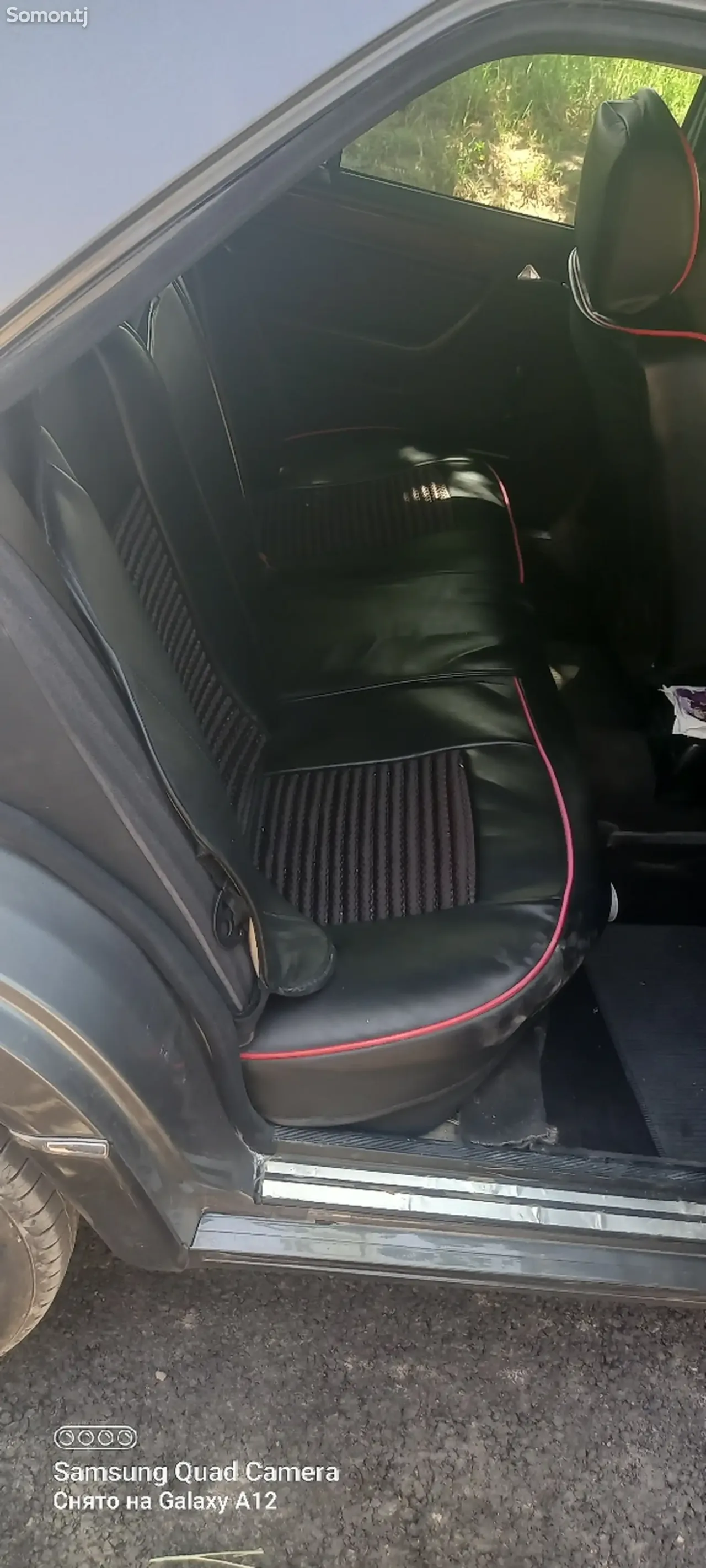 Mercedes-Benz E class 1990 · 2.5 MT