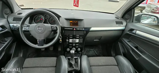 Opel Astra H 2009 · 1.8 MT