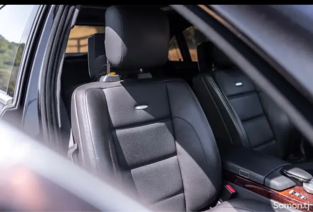 Mercedes-Benz S class 2012 · 6.3 AT