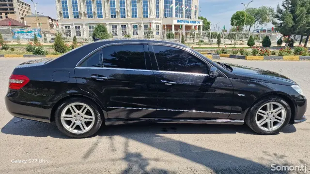 Mercedes-Benz E class 2012 · 2.2 AT