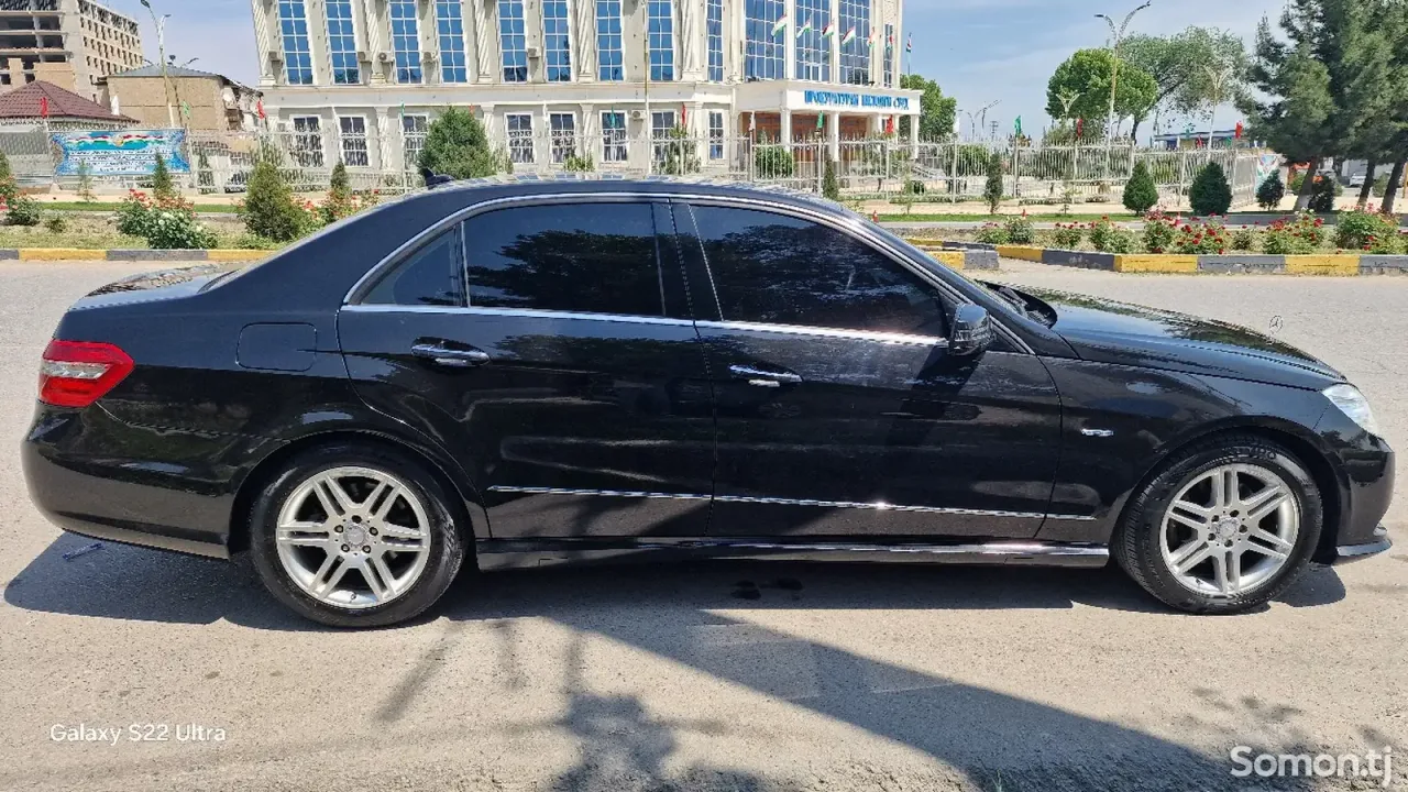 Mercedes-Benz E class 2012 · 2.2 AT