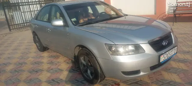 Hyundai Sonata 2005 · 2.0 MT