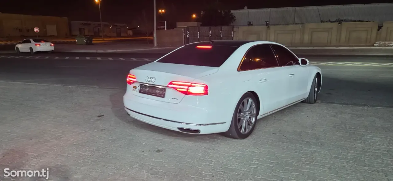 Audi A8 2015 · 3.0 AT