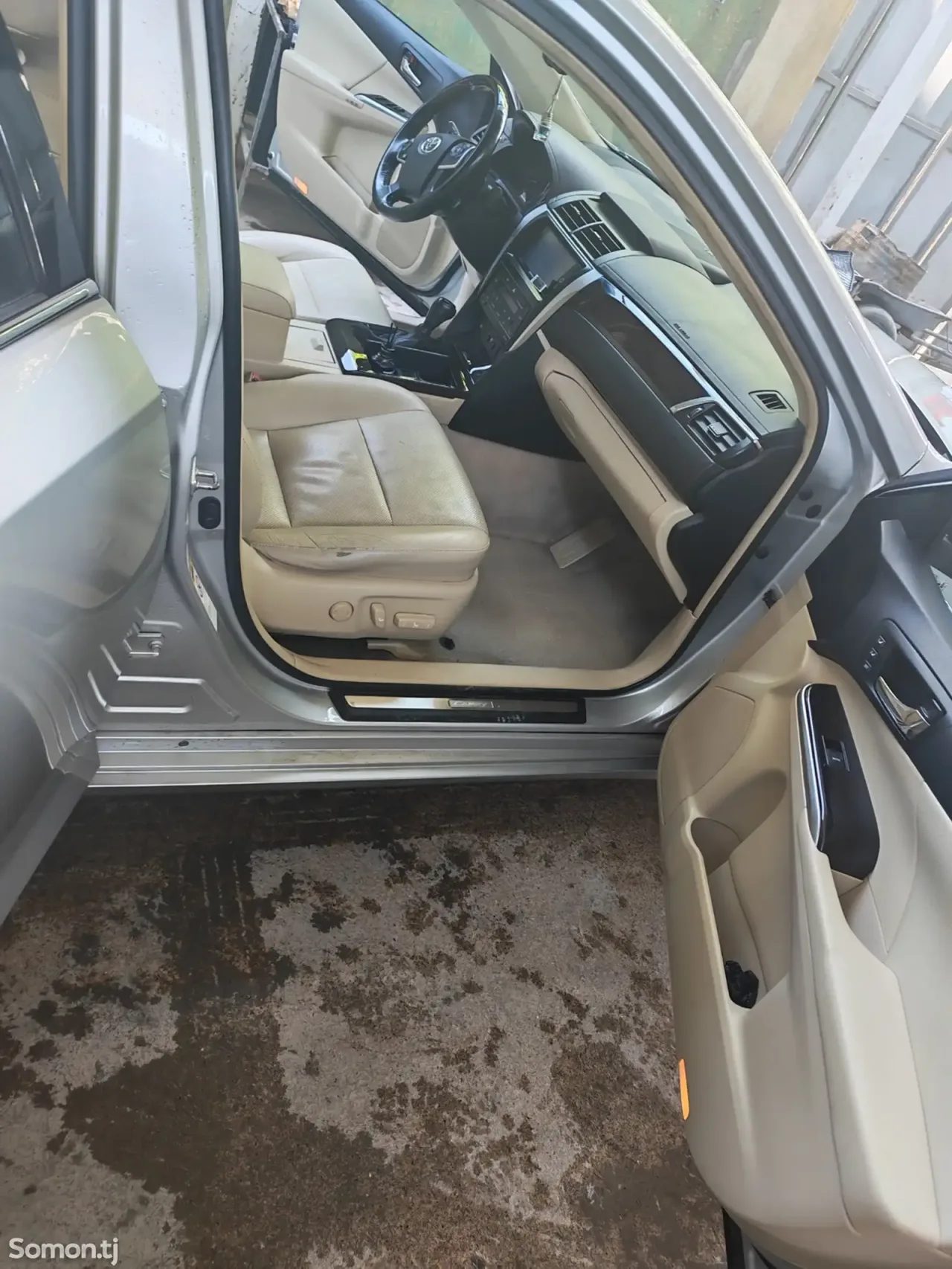 Toyota Camry 2015 · 2.5 AT