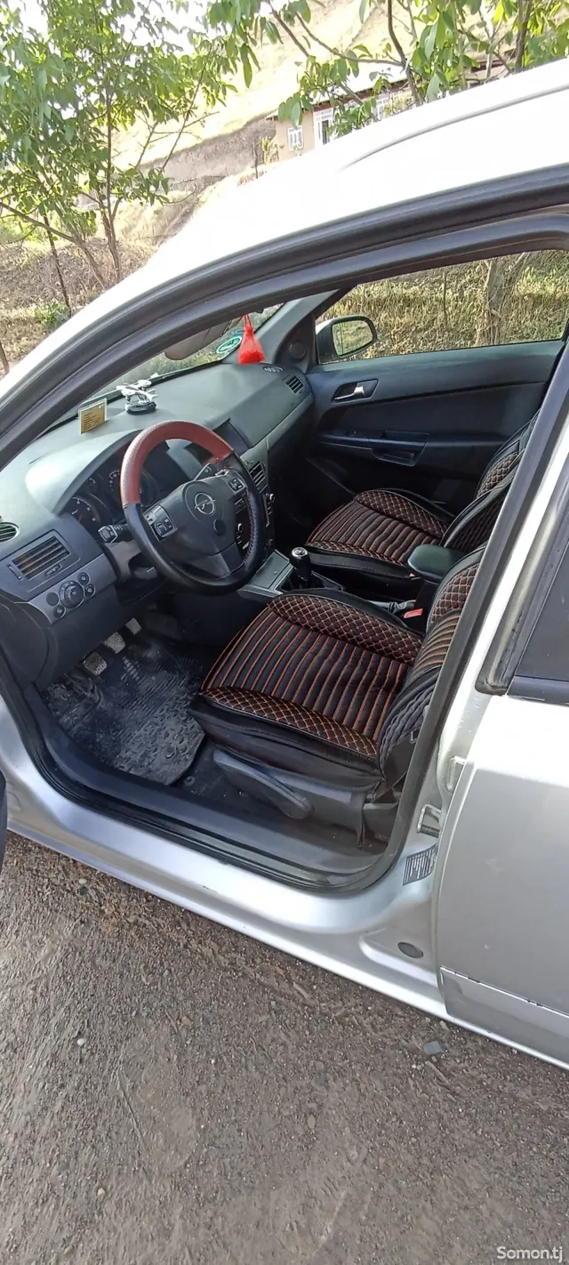 Opel Astra H 2007 · 1.9 MT