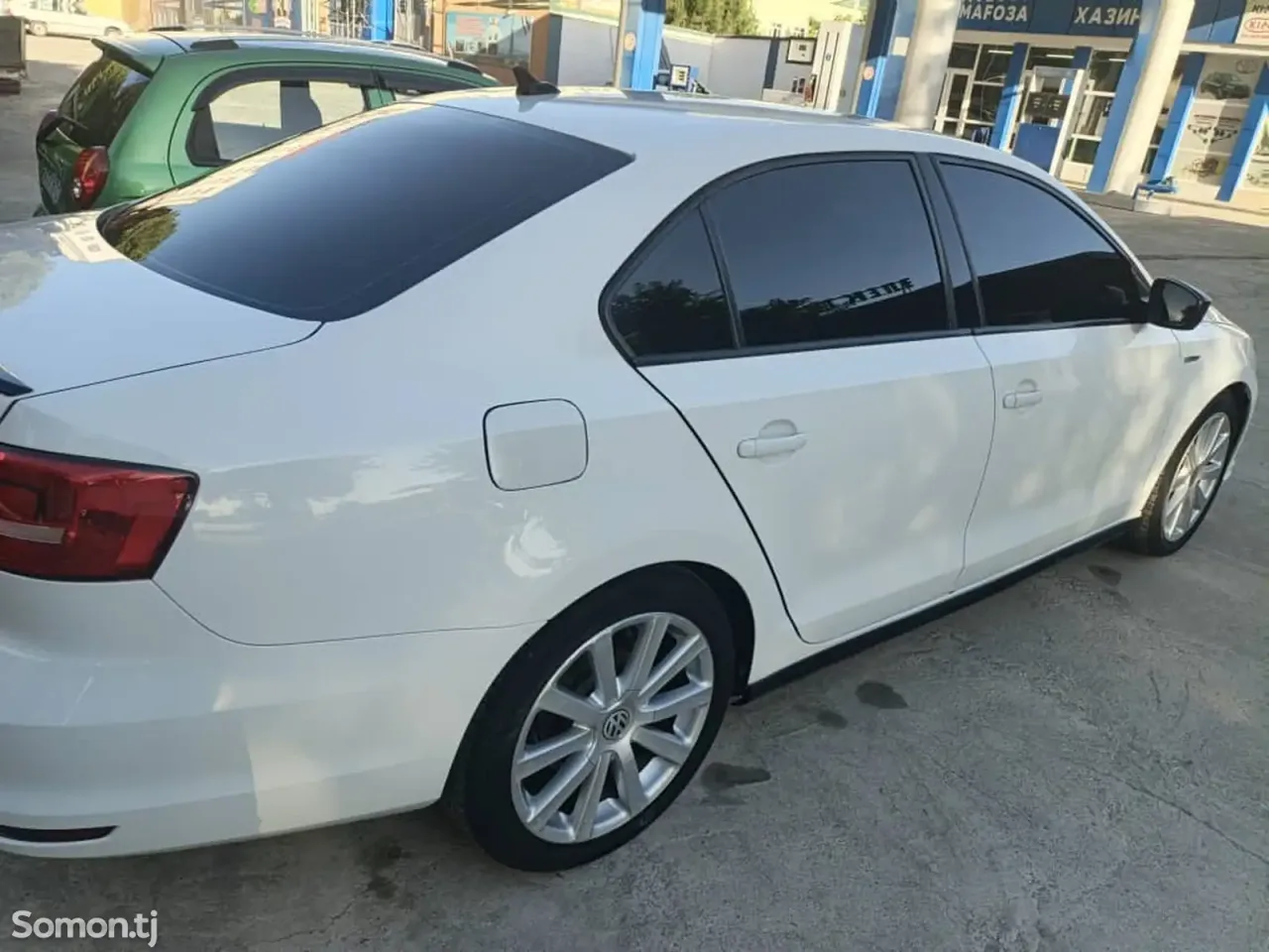Volkswagen Jetta 2014 · 1.8 AT